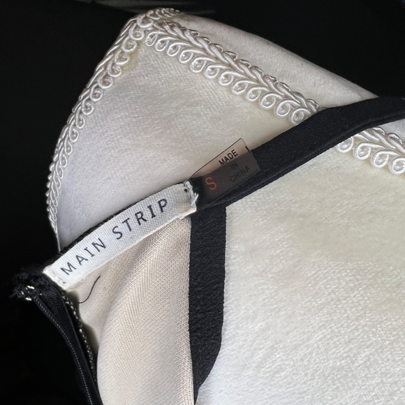 Main Strip Romper - Picture 8 of 8